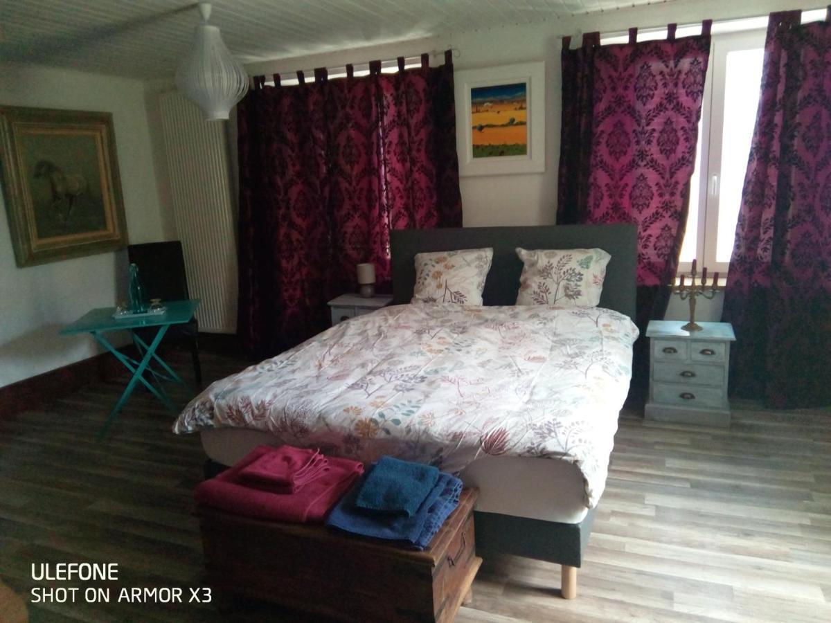 Bed and Breakfast Au Petit Bonheur Courgenay Екстер'єр фото
